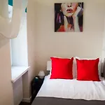 Warhol\'S Studio By Rentoom